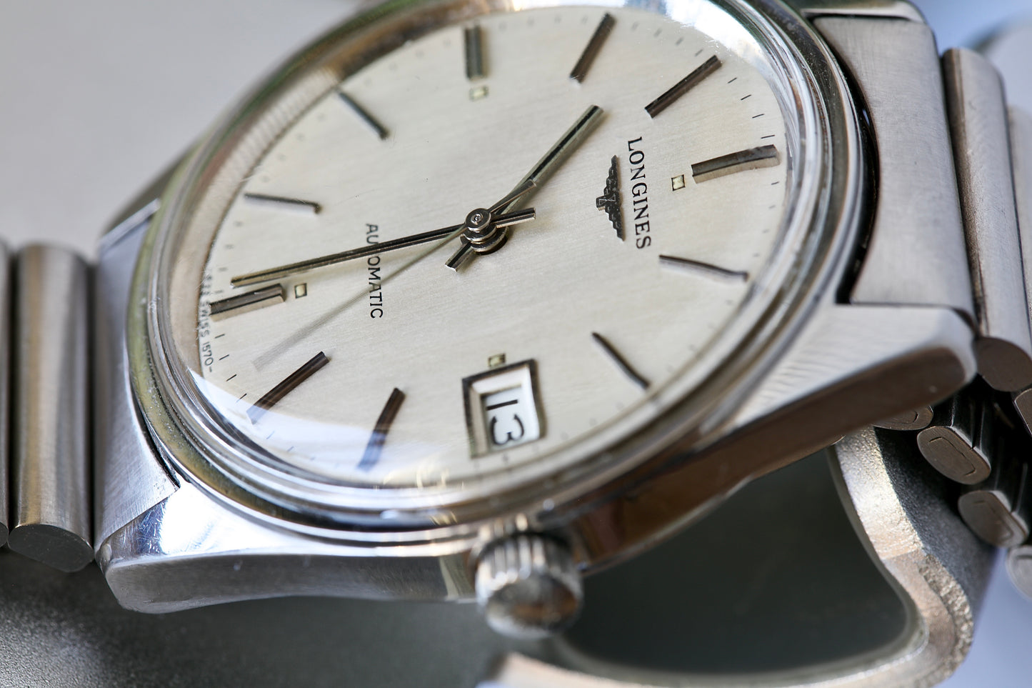 Longines Automatic 1979 with Original Bracelet & Box – Grey Dial