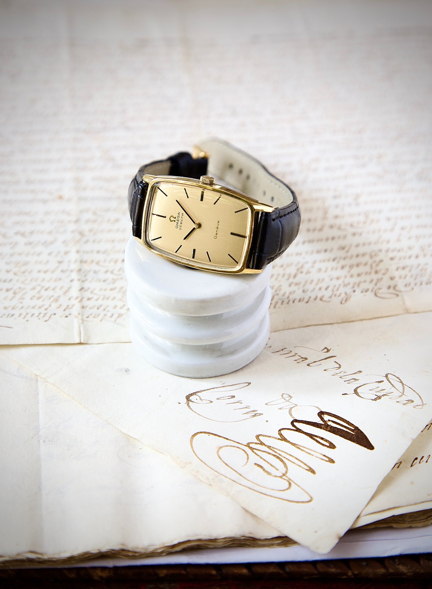 Omega Genève Türler Ref. 111.095 – Tonneau Tank del 1968 con doble firma