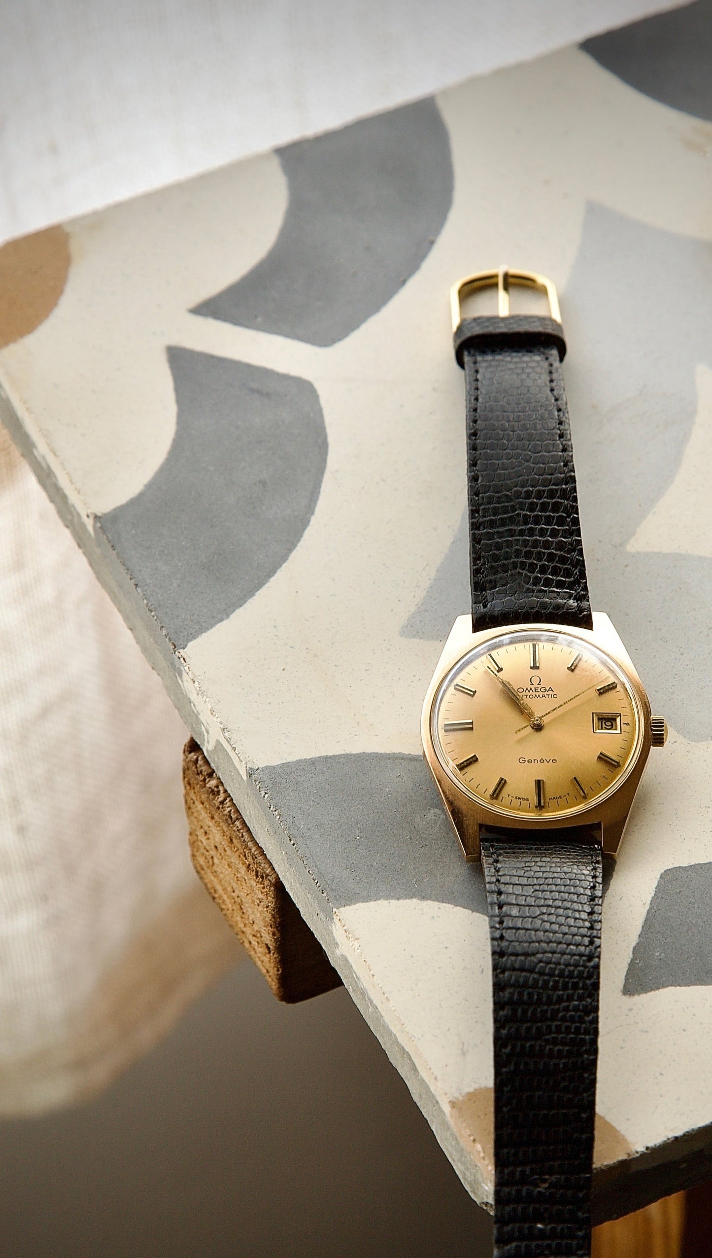 Omega Genève Automático Vintage – Calibre 565 | Caja Chapada en Oro Rosa