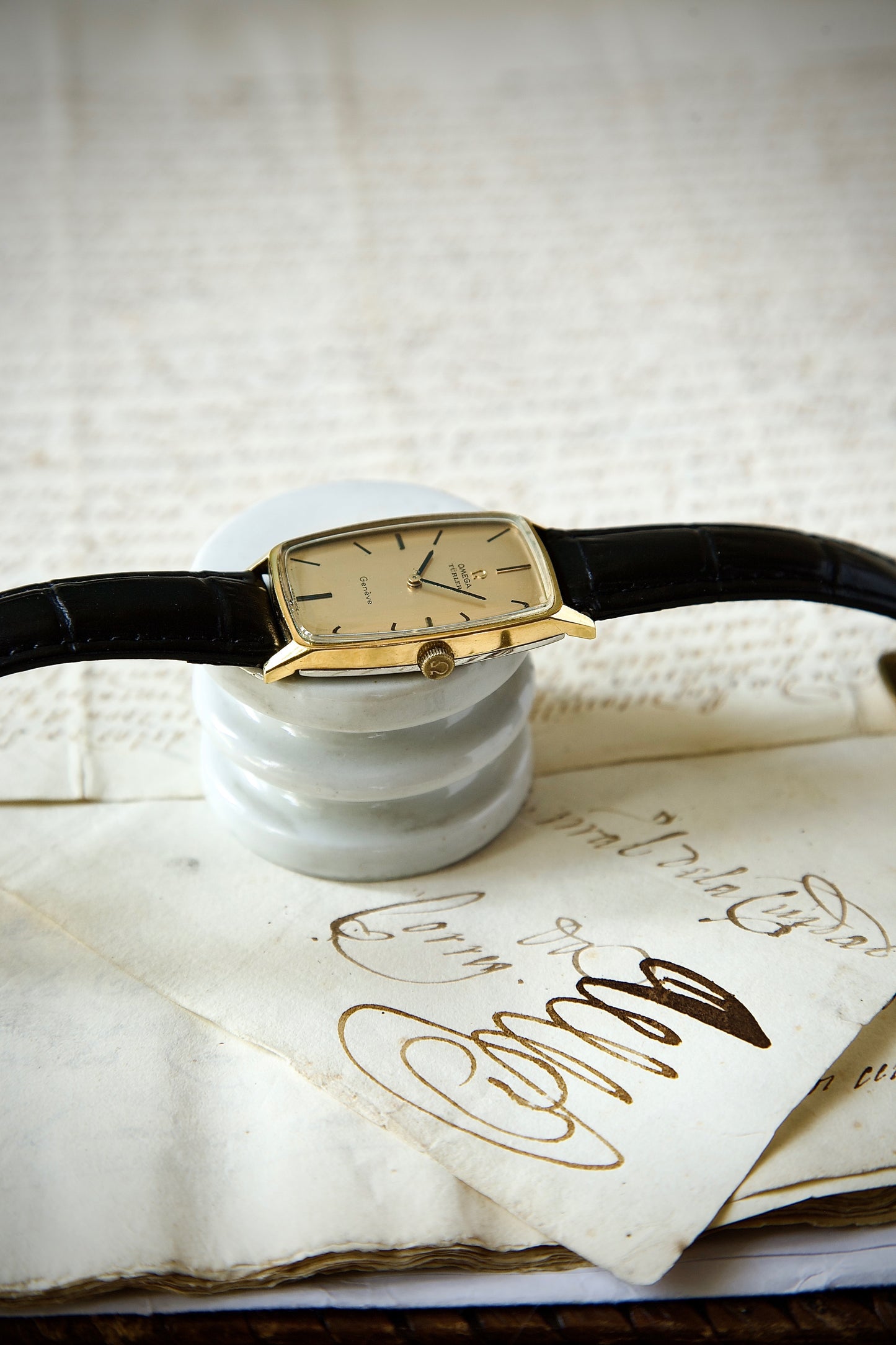 Omega Genève Türler Ref. 111.095 – Tonneau Tank del 1968 con doble firma