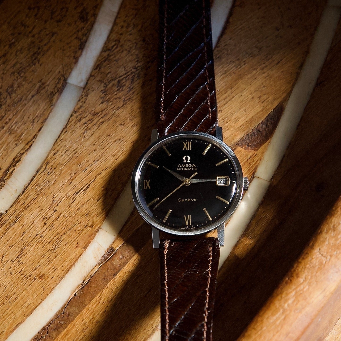 Omega Genève Automático Calibre 565 | Esfera negra restaurada 1970s