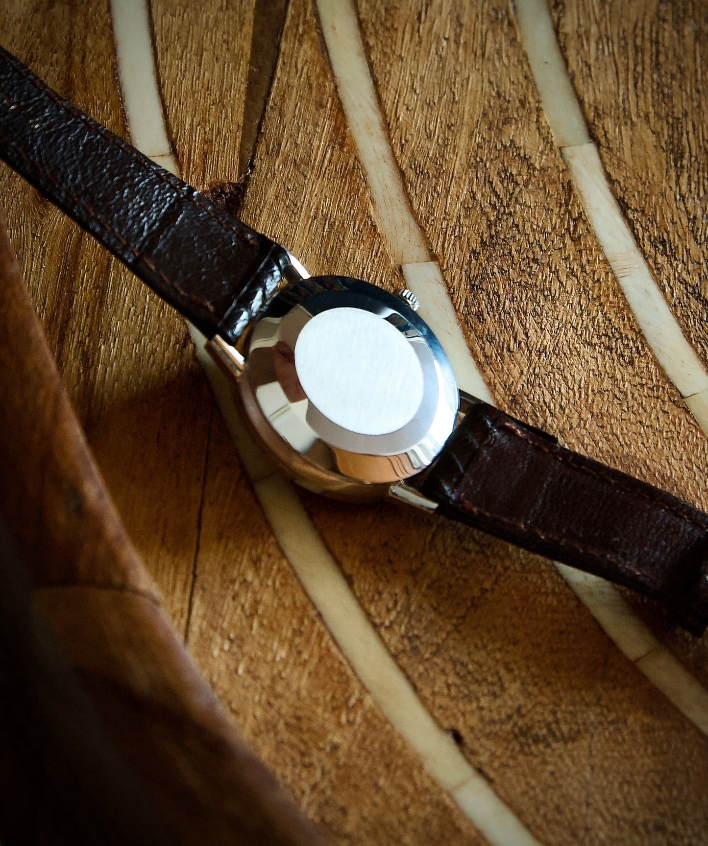 Omega Genève Automático Calibre 565 | Esfera negra restaurada 1970s