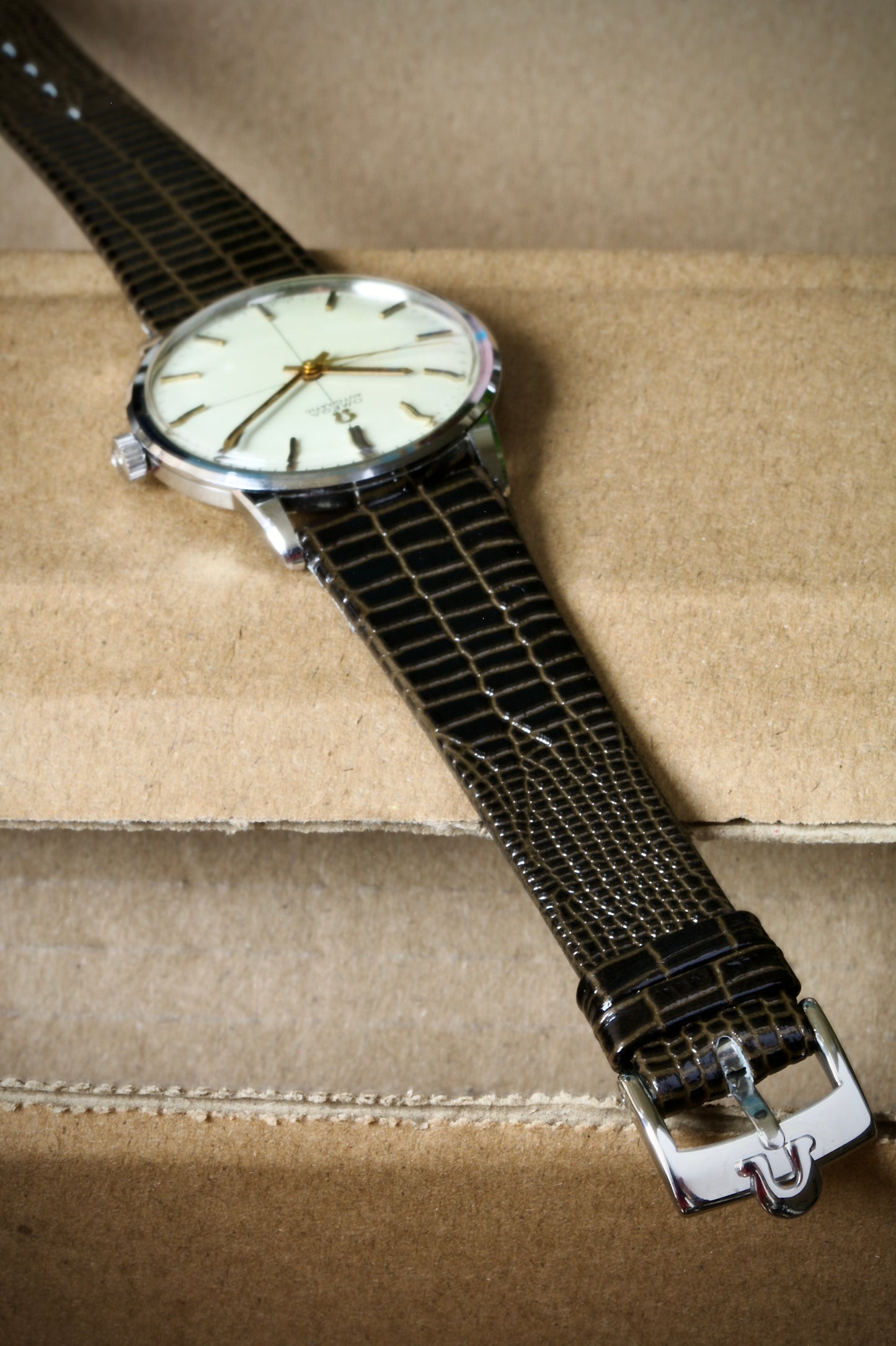 Omega Automático de 1961 – Esfera blanca Crosshair