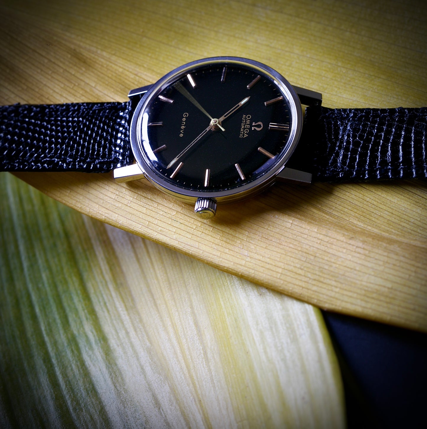 Omega Genève Automático Ref. 161.009- Esfera Negra Restaurada