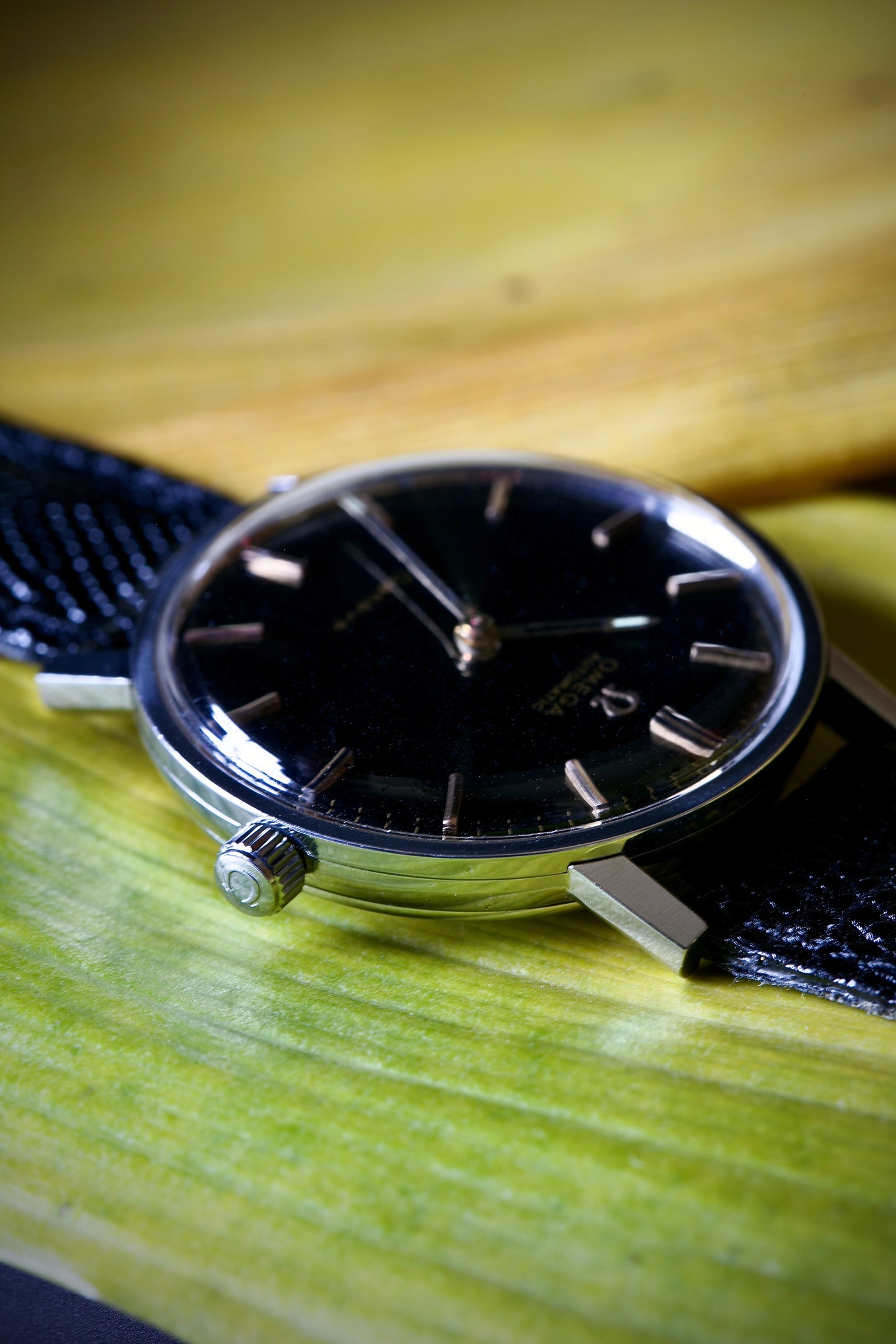 Omega Genève Automático Ref. 161.009- Esfera Negra Restaurada