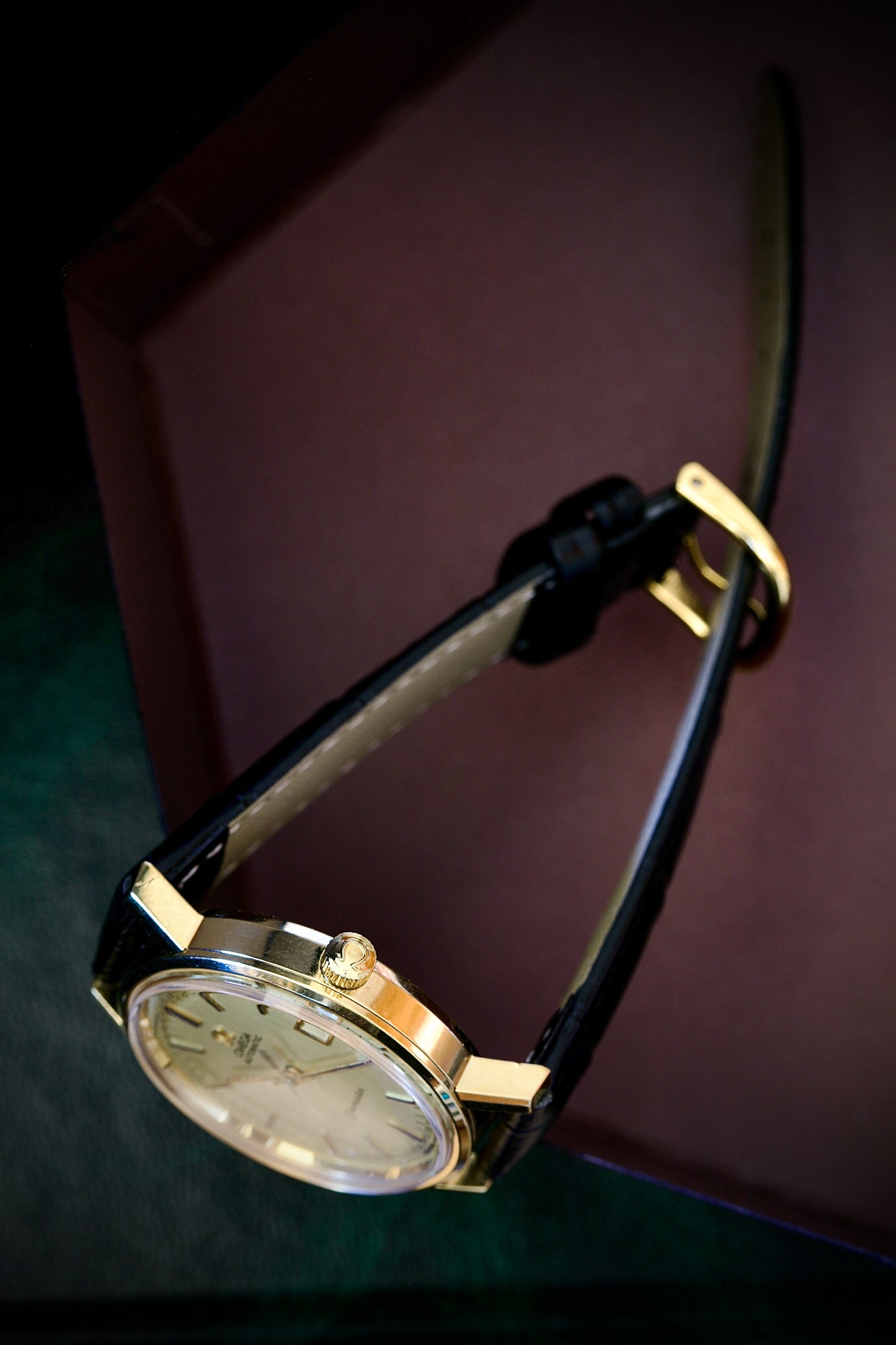 Omega Seamaster Automático Ref. 166. 0202 (1973) – Esfera Dorada