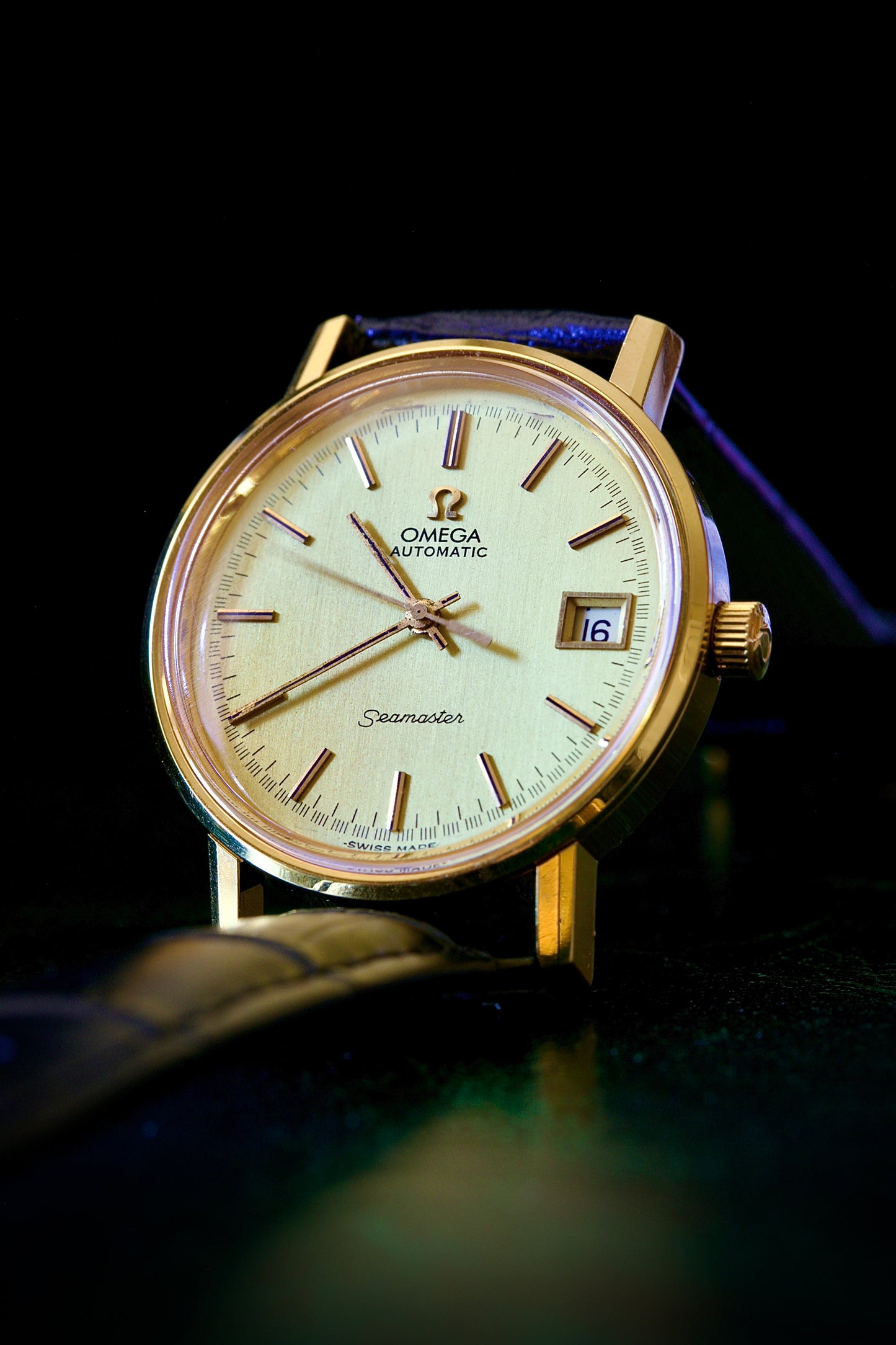 Omega Seamaster Automático Ref. 166. 0202 (1973) – Esfera Dorada