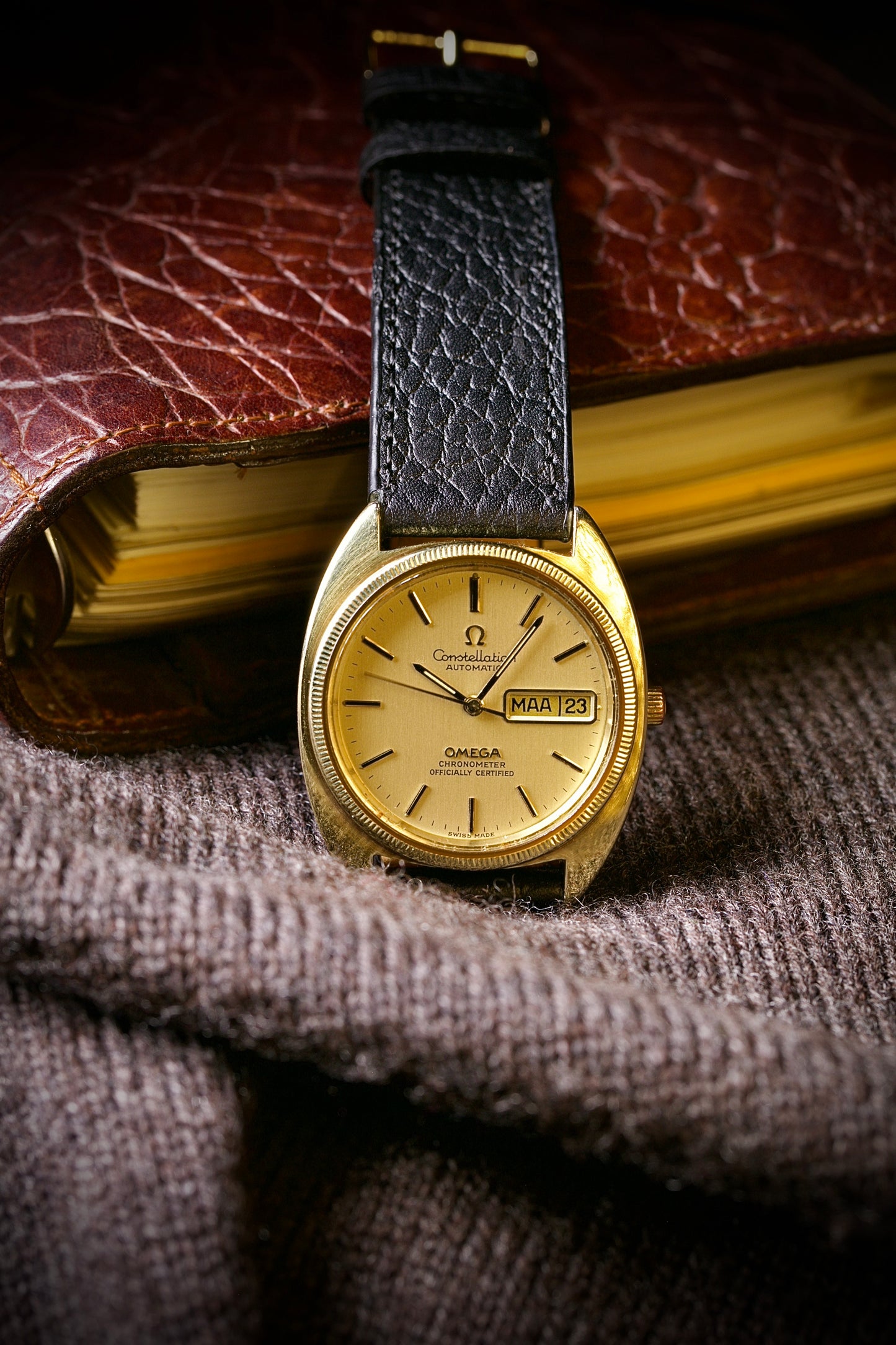 Omega Constellation C-Shape Automatic Ref. 168. 0057 Yellow Gold Fluted Bezel (1973) 

