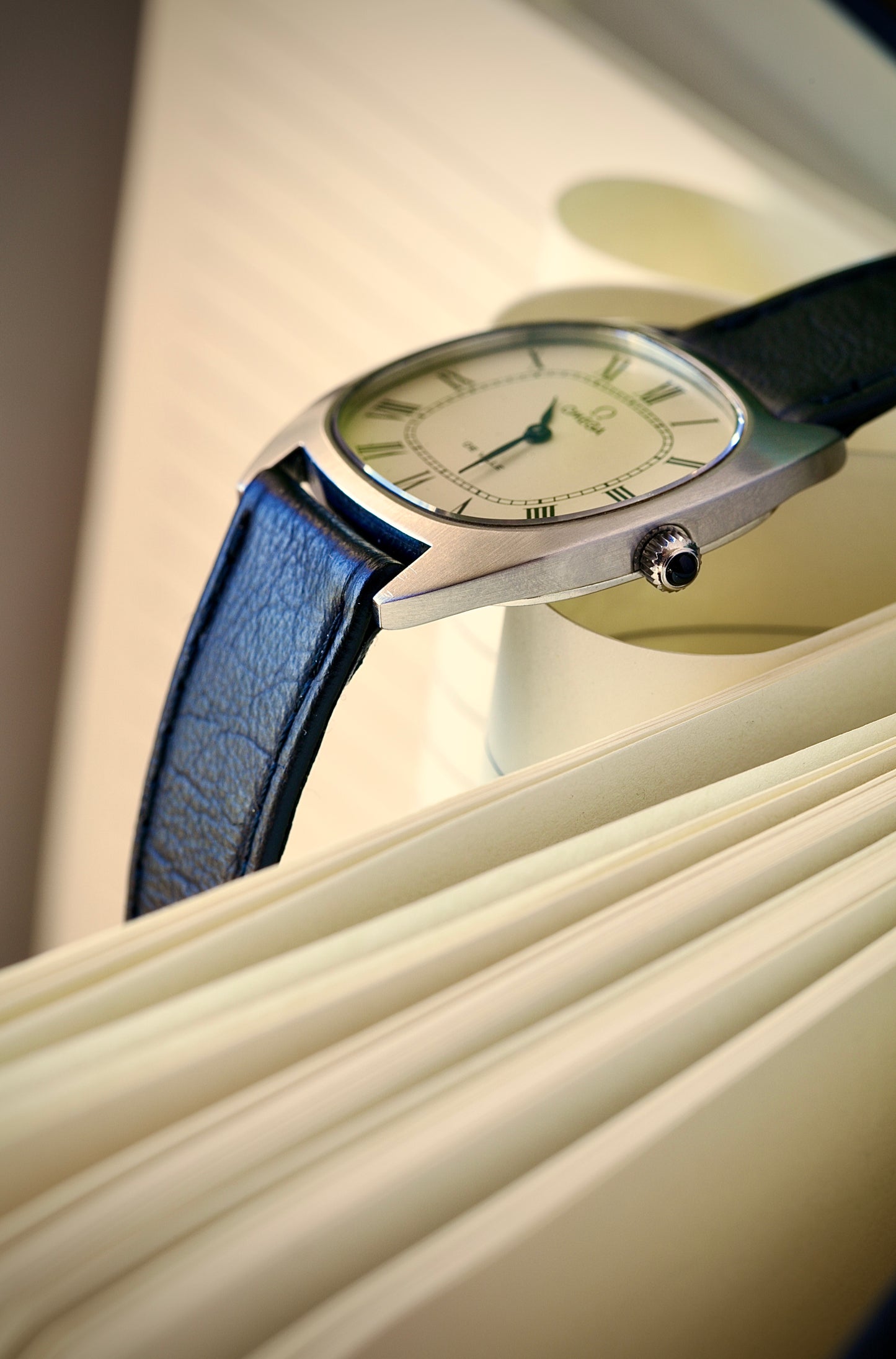 Omega De Ville Manual Wind Ref. 111. 0132 (1975) – Cream Roman Dial