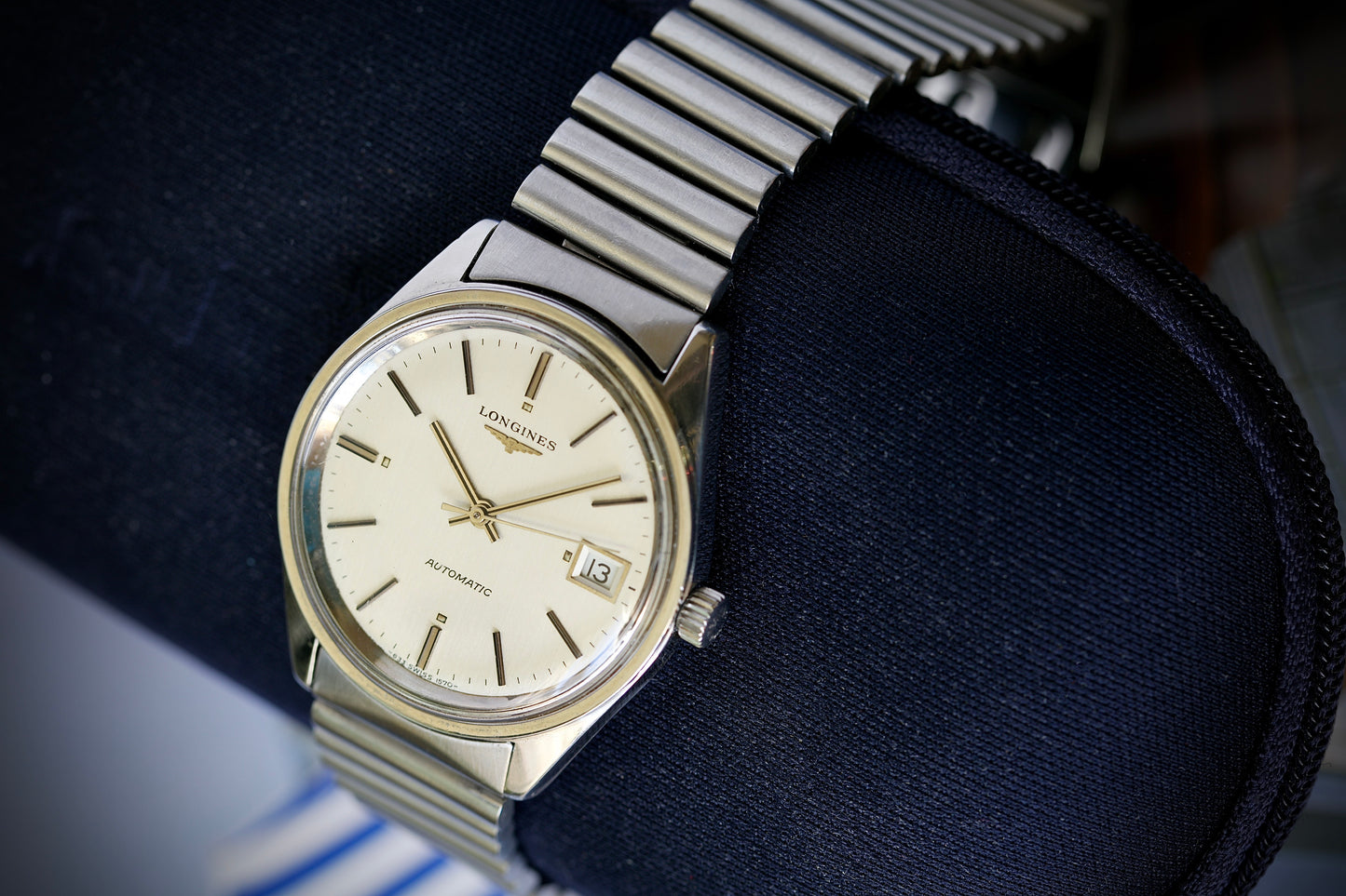 Longines Automatic 1979 with Original Bracelet & Box – Grey Dial