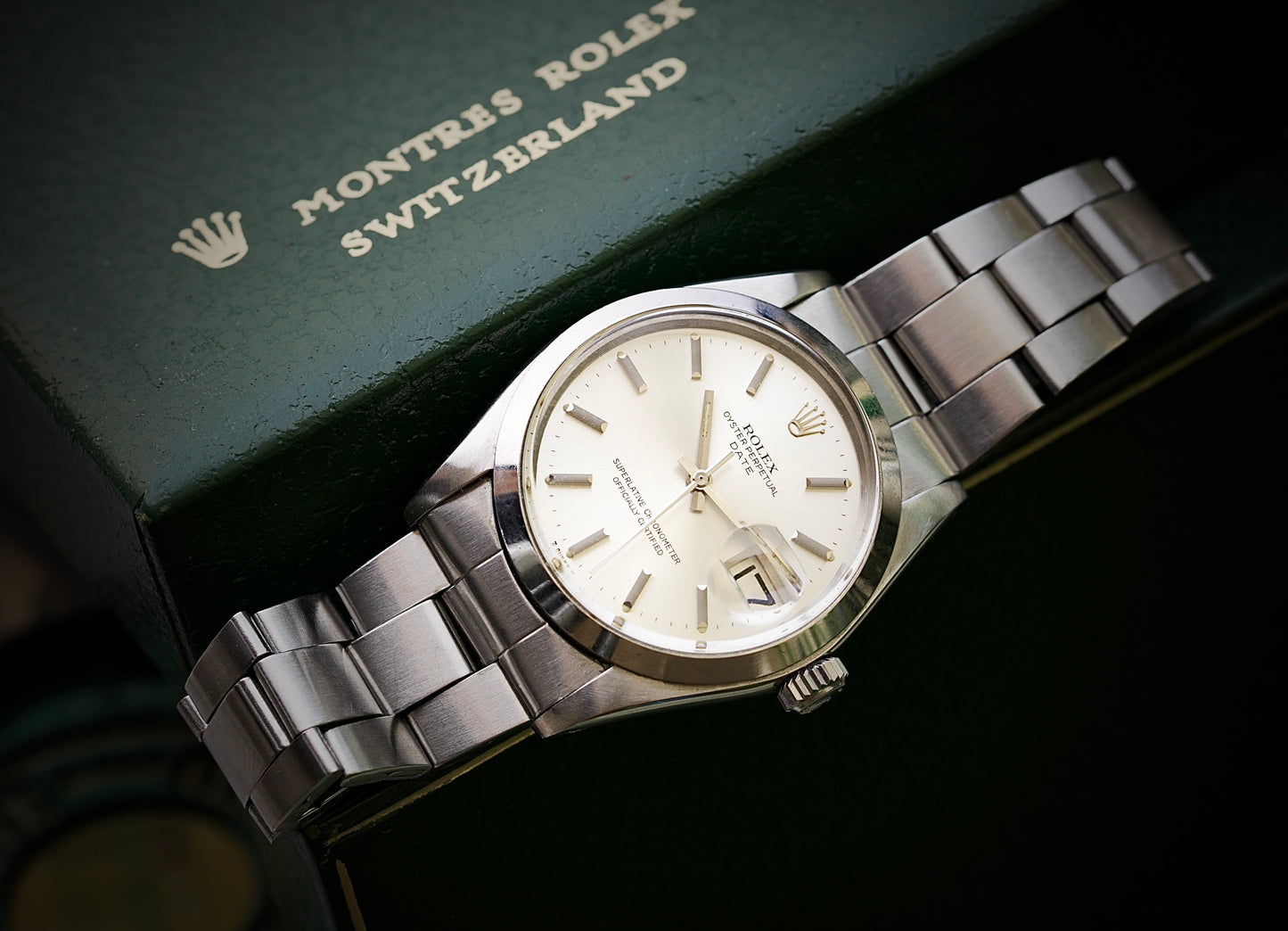 Rolex Oyster Perpetual Date Ref. 1500 Full Set (1975) – Esfera Plateada