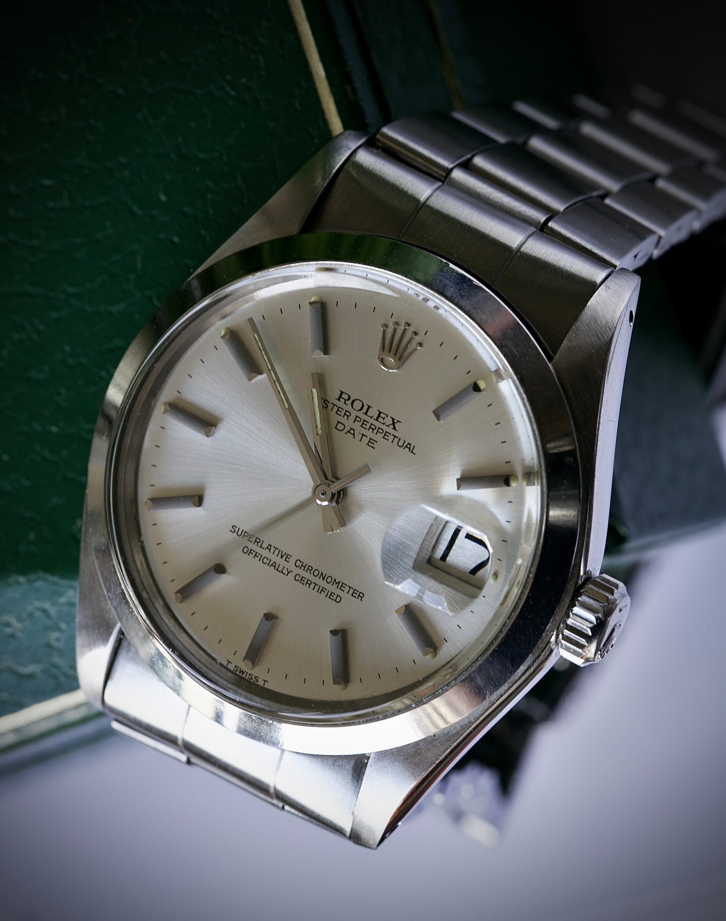 Rolex Oyster Perpetual Date Ref. 1500 Full Set (1975) – Esfera Plateada