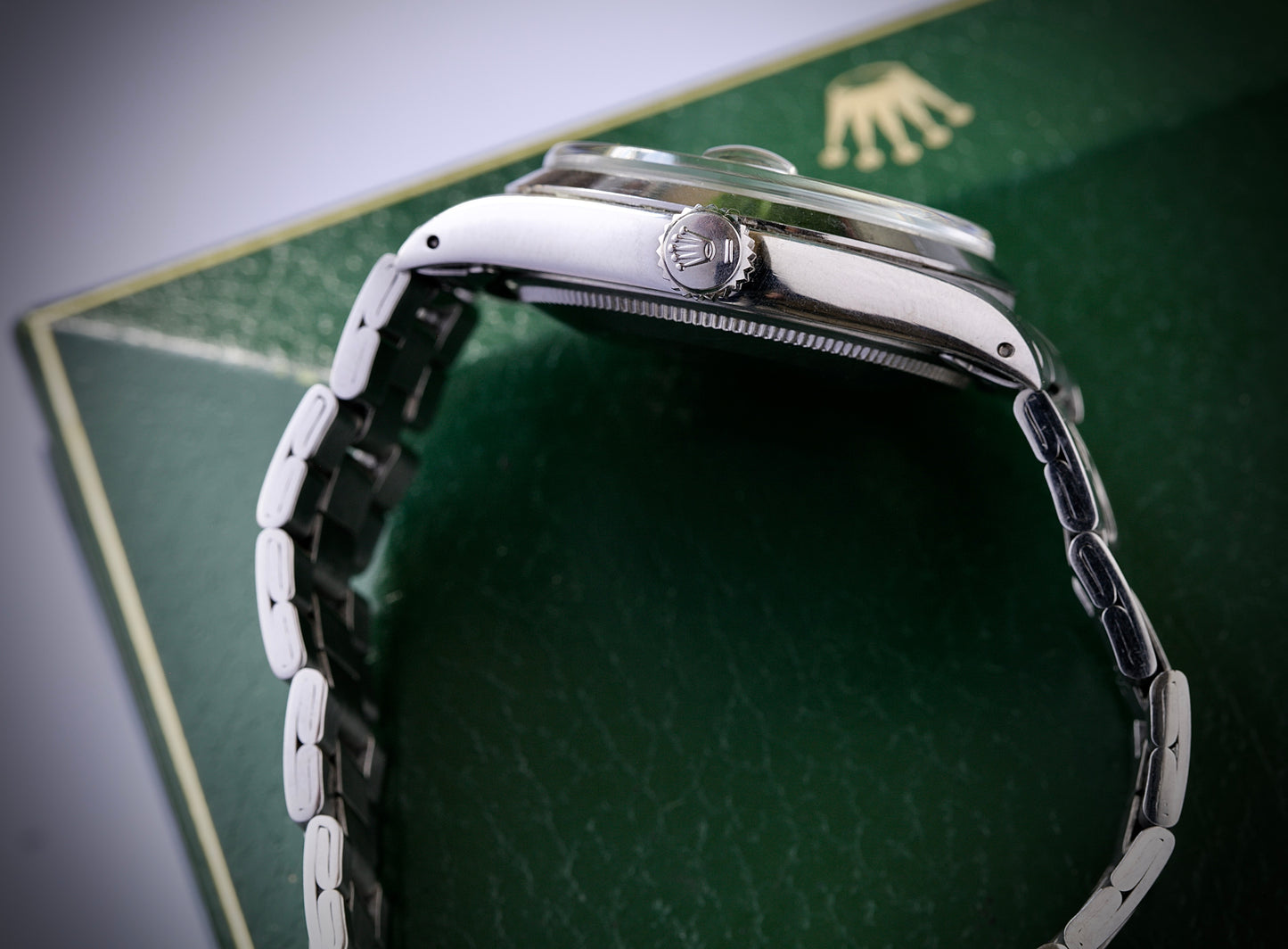 Rolex Oyster Perpetual Date Ref. 1500 Full Set (1975) – Esfera Plateada