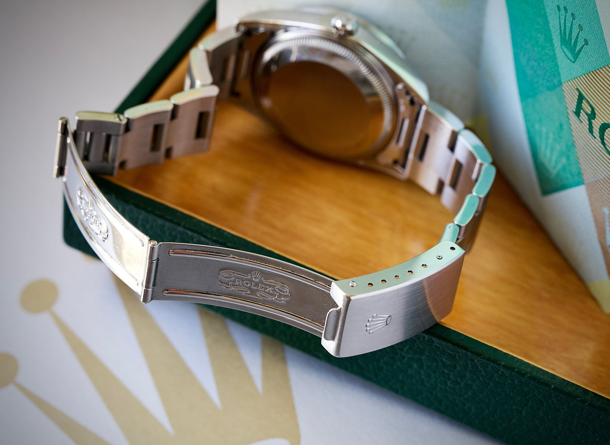 Rolex Oyster Perpetual Date Ref. 15210 (2005) Full Set | Engine Turned Bezel |Silver Dial