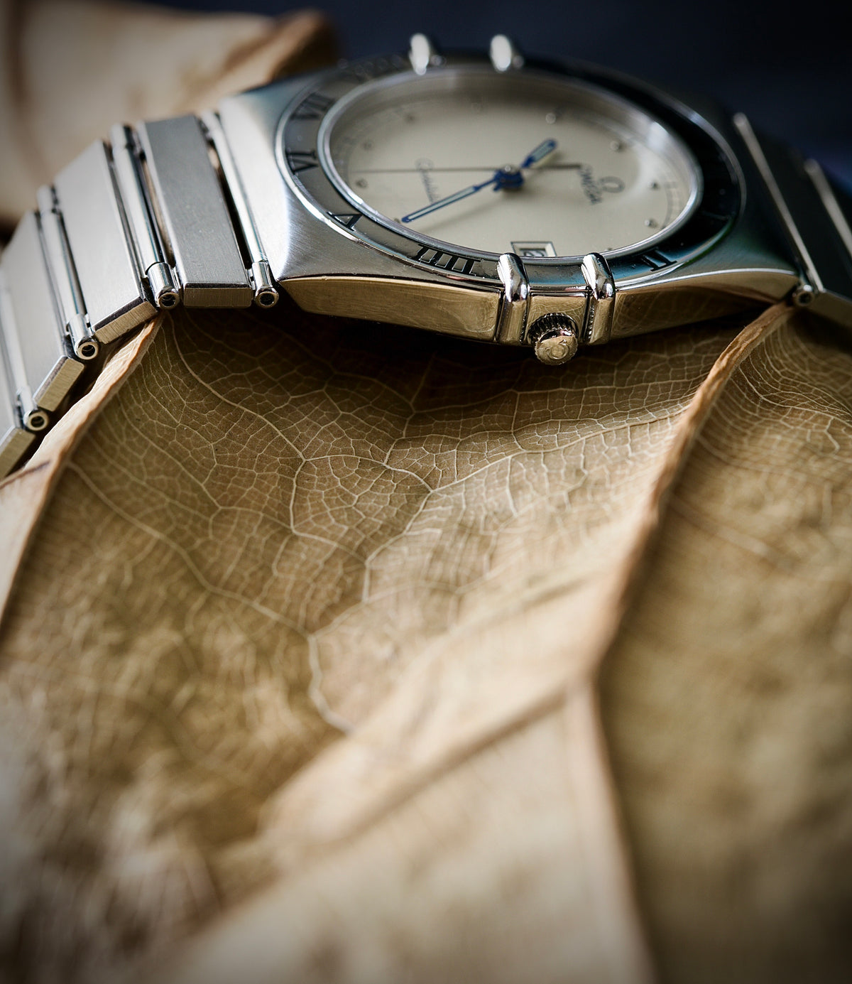 Omega Constellation Manhattan Ref. 396. 1070  – Silver Dial & Blue Hands- Year 1991
